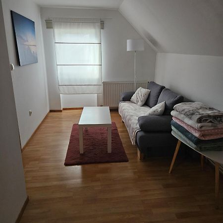 Апартаменти Apartman Cardak Ґоспич Екстер'єр фото